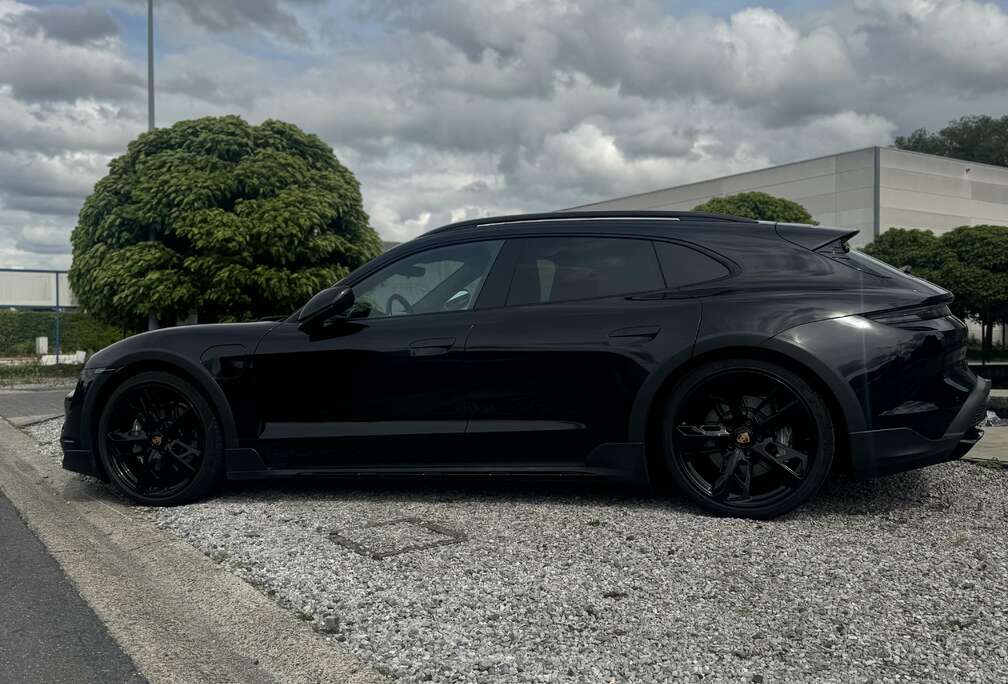 Porsche 4 Cross Turismo