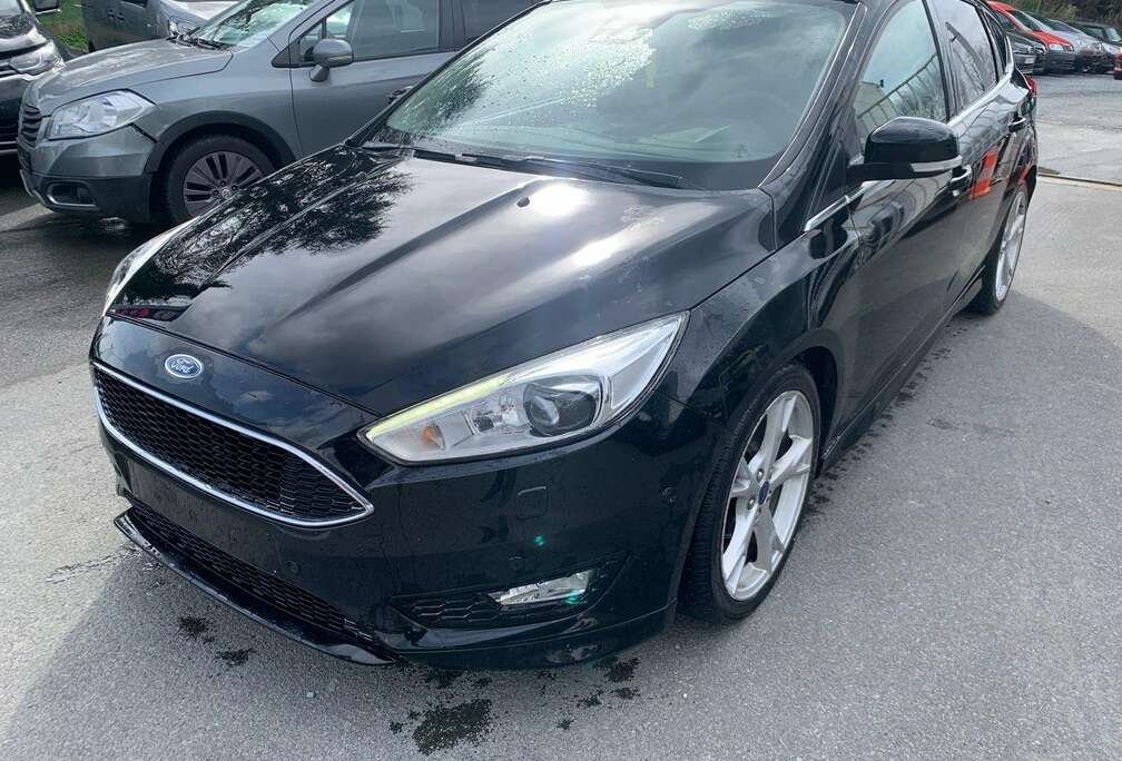 Ford Focus 1.0 EcoBoost Red