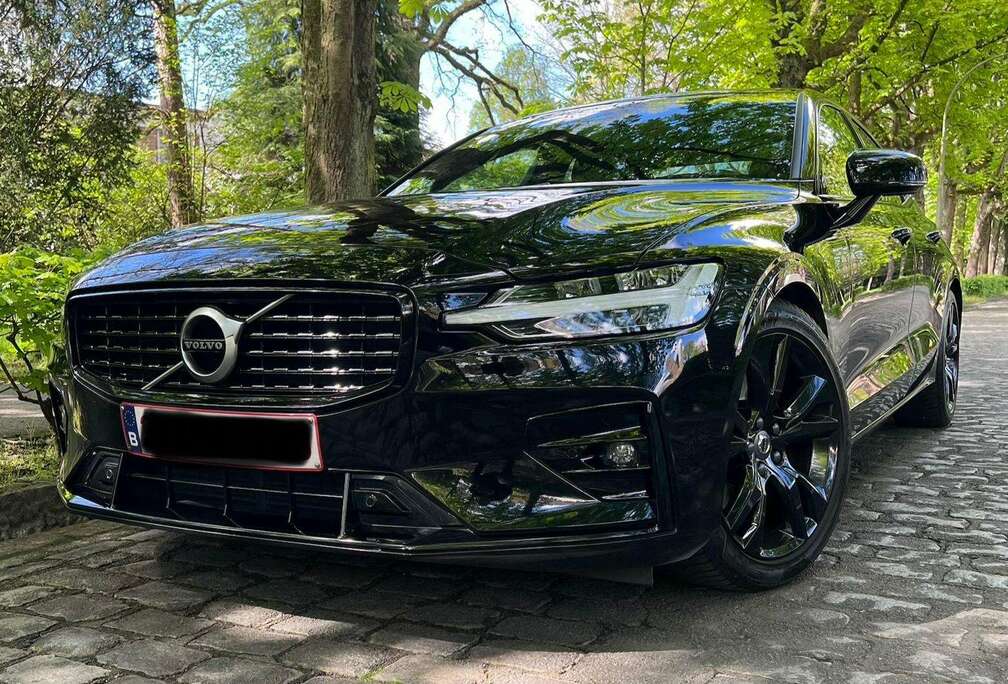 Volvo 2.0 B3 MHEV R-Design Geartronic
