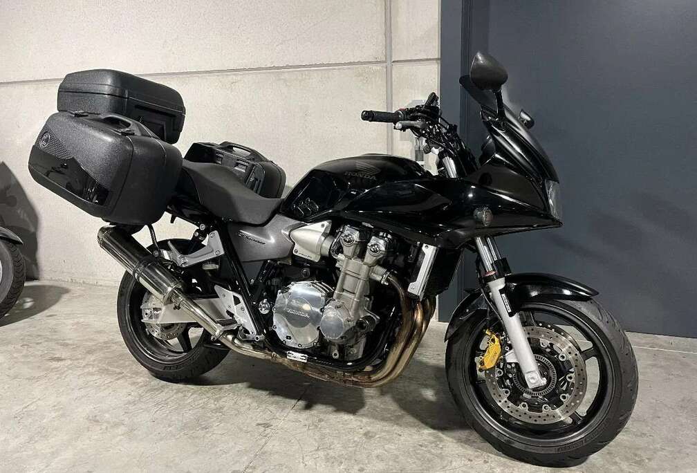 Honda CB1300S in toerbuffel versie