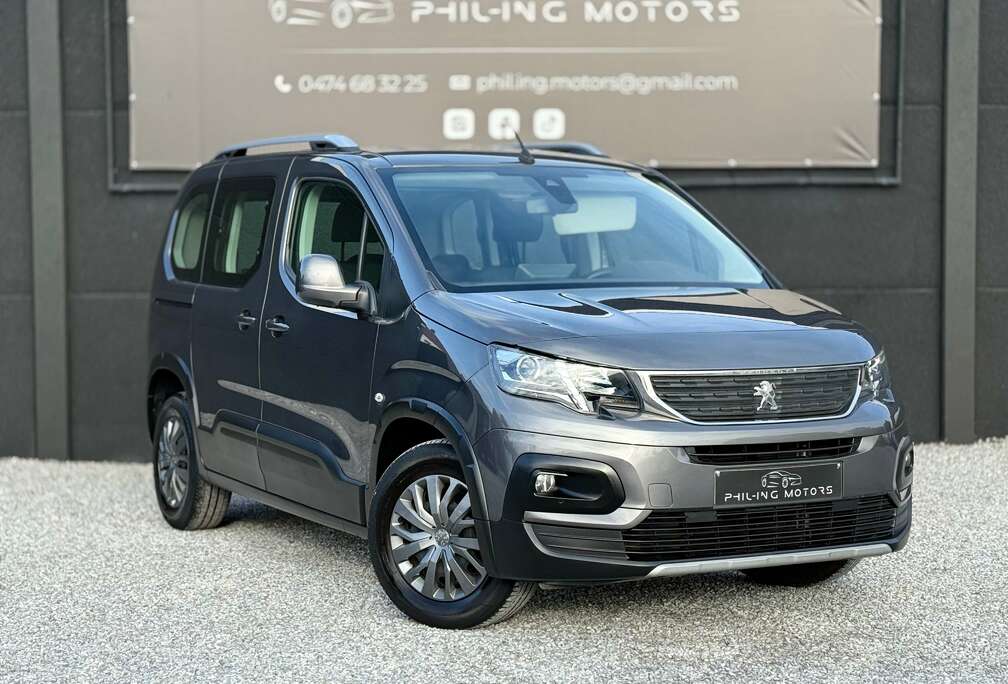 Peugeot 1.5 BlueHDi, Caméra, Apple CarPlay, GPS,