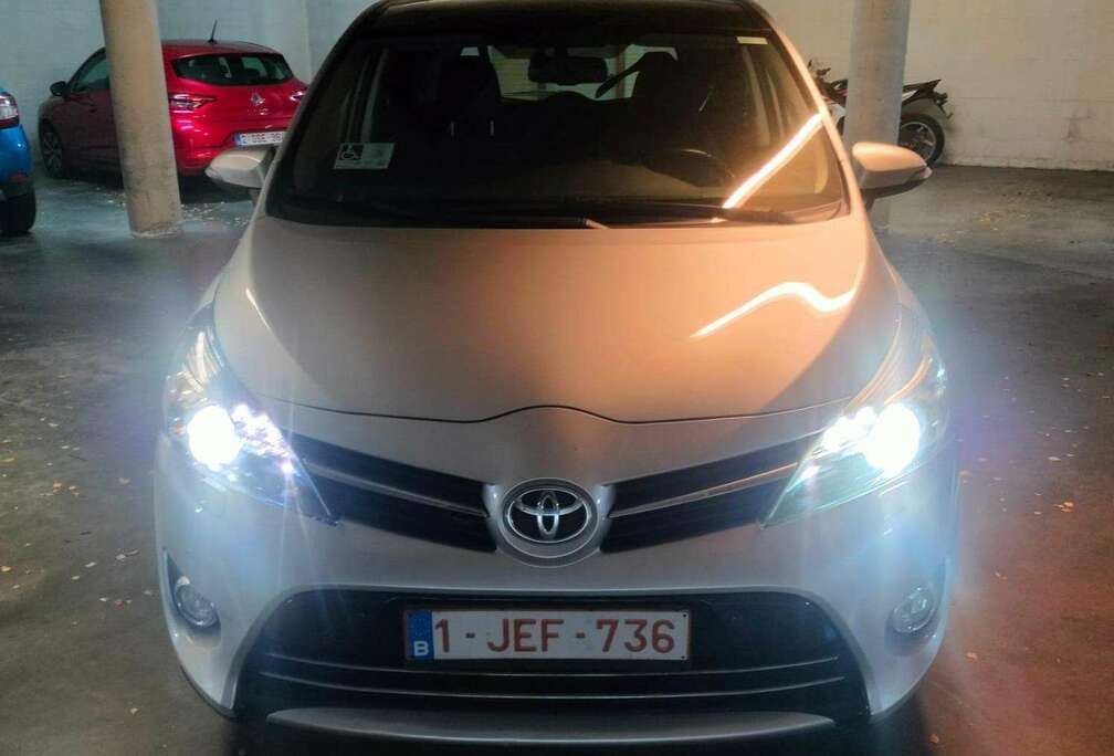 Toyota Verso 1.6i Premium 5pl.
