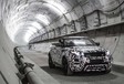 Range Rover Evoque Cabriolet : en métal devant des boutiques de luxe #14