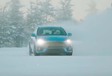 De kerstman levert in een Ford Focus RS #1