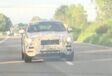 SUV van Jaguar met camouflage #2