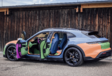 Porsche Taycan krijgt bizarre kleuren van sneakerontwerper #1