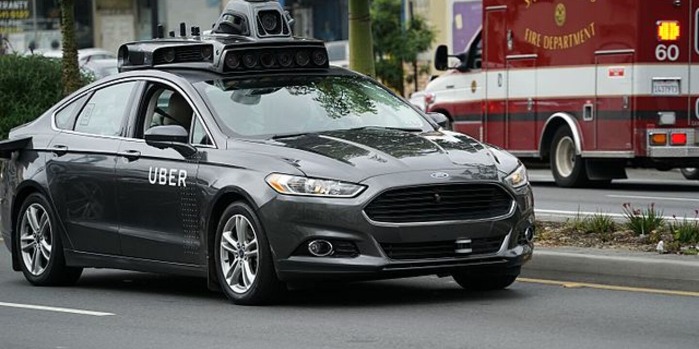 Uber hervat tests van zelfrijdende auto’s … met bestuurders | AutoGids