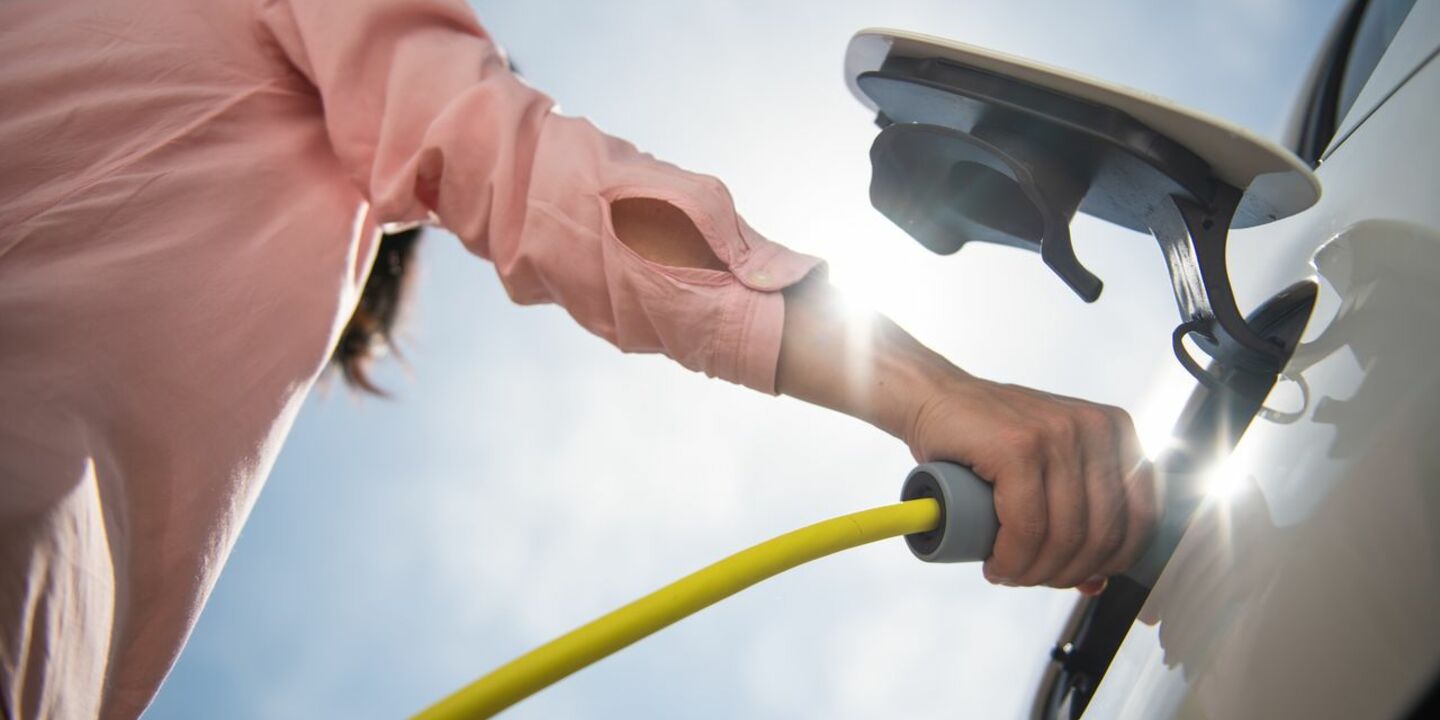 Bornes de recharge pour voitures électriques : le guide d'achat 2015