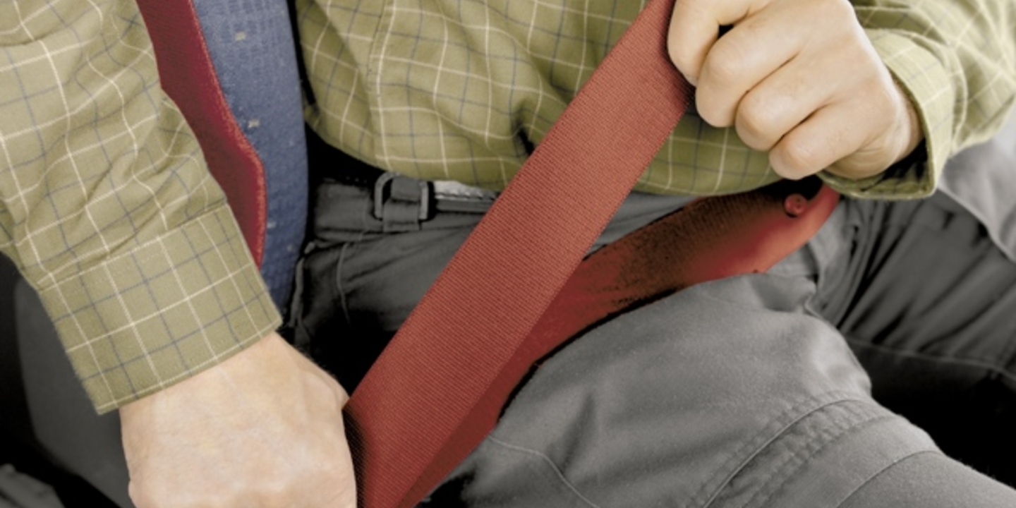 Réinitialisation de sangle de ceinture de sécurité de voiture