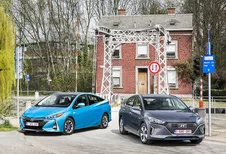 Hyundai Ioniq Plug-in vs Toyota Prius Plug-in
