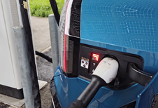 Prise de recharge connectée - Photo IA