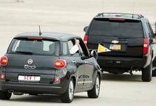 La Fiat 500L du pape à 82.000 dollars