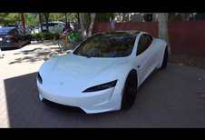 VIDÉO - Tesla Roadster : en blanc pour le plaisir des yeux... 