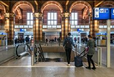 Amsterdam interdit la pub pour les moteurs thermiques dans le métro
