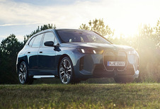 Vernieuwde BMW iX duwt rijbereik voorbij de 700 kilometer