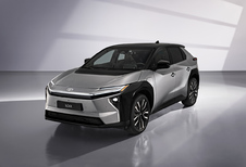 Vernieuwde Toyota bZ4X is sterker, laadt sneller en rijdt verder