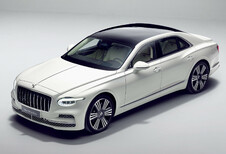 Na 64 jaar krijgt de vernieuwde Bentley Flying Spur weer enkele koplampen