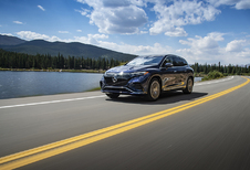 Mercedes EQS SUV (2022): Op én naast het asfalt