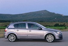 Alfa Romeo 147 1.6 TS 105, Mazda 3 1.6, Opel Astra 1.6, Peugeot 307 1.6 16V, Toyota Corolla 1.6