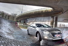 PEUGEOT 508 2.0 HDi FAP 136 : Kruispunt