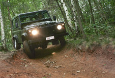 LAND ROVER DEFENDER 90 STATION WAGON : Onverstoorbaar, onverwoestbaar, onverslijtbaar