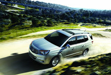 SSANGYONG RODIUS e-XDi (2013)