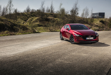 MAZDA 3 SKYACTIV-G : De rug ronden