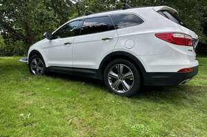 Hyundai Grand Santa Fe