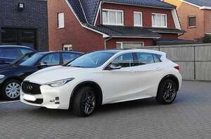 Infiniti q30