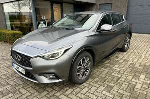 Infiniti q30