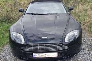 Aston Martin V8