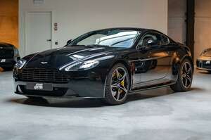 Aston Martin V8