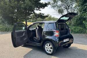 Toyota iQ