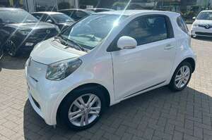 Toyota iQ