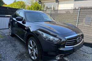 Infiniti QX70