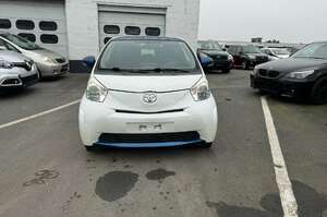 Toyota iQ