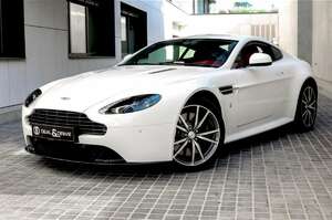Aston Martin V8