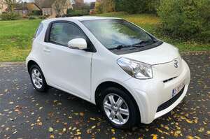 Toyota iQ