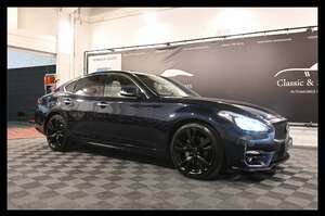 Infiniti Q70