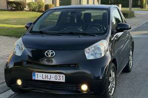 Toyota iQ
