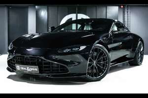Aston Martin V8