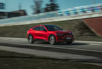 Ford Mustang Mach-E Extended Range AWD : Pony watts