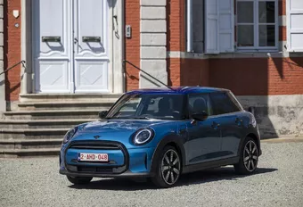 Mini Cooper 5 portes : Marquer sa différence... de prix!