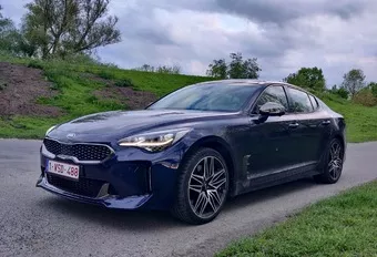 Kia Stinger GT 3.3 T AWD  - Coupé rogné