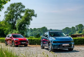Tweekamp: Ford Kuga 2.5i PHEV vs Lynk & Co 01 Plug-In Hybrid