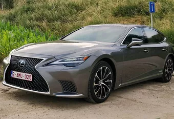 Lexus LS 500h (2021) - un lifting incognito