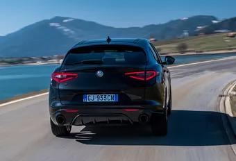Alfa Romeo Stelvio 2.2D 210 Q4 Estrema (2022) - Quadrifoglio light?