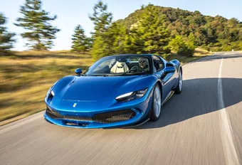 Ferrari 296 GTS (2022) - La Dolce Vita express 