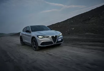 Alfa Romeo Stelvio  2.0 TB 280 Q4 Competizione (2023) - facelift getest