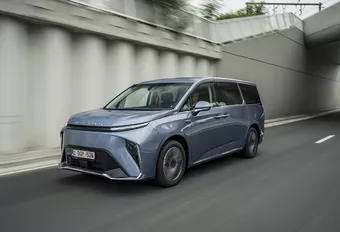 Maxus Mifa 9 (2023) - in detail